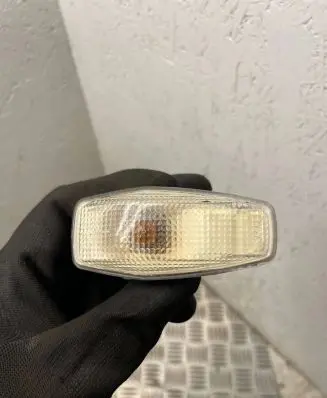Front fender indicator light