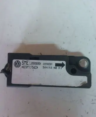 Volkswagen PASSAT B5 Airbag deployment crash/impact sensor 1J0909606N 5WK41910 20990209