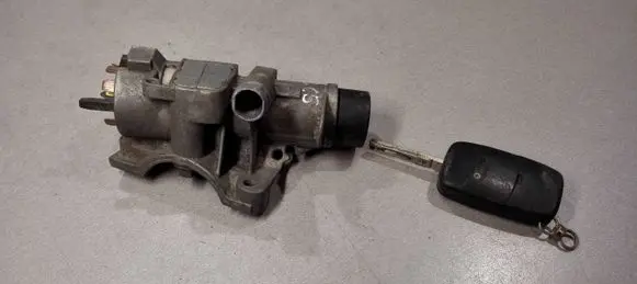 Audi A6 S6 C5 4B Ignition lock 4B0905851B