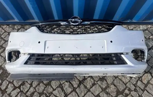 Opel Zafira C Front bumper 39079783