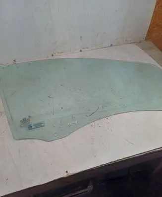 KIA Sorento Front door window glass four-door E000008 DOT748M352AS2 43R000382