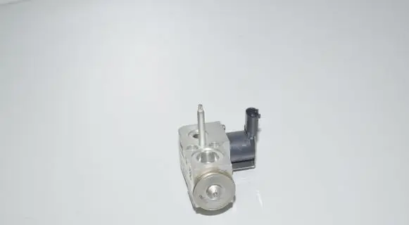 BMW iX3 G08 Air conditioning (A/C) expansion valve T47460C T47466C 7951456