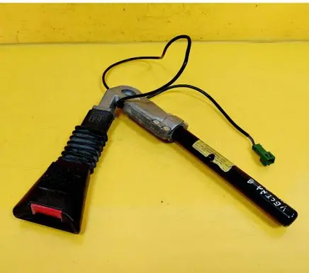 Opel Vectra B Front seatbelt buckle 90585748
