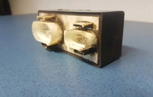 Coolant fan relay