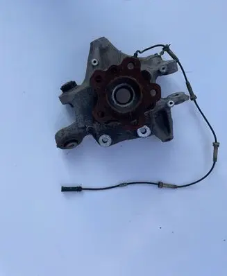 BMW 5 G30 G31 Rear wheel hub 6866338