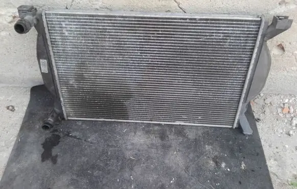 Audi A4 S4 B7 8E 8H Coolant radiator 8E0121251A