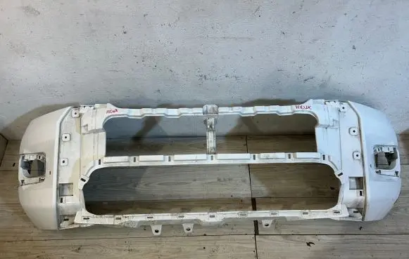 Toyota Hilux VIII Front bumper
