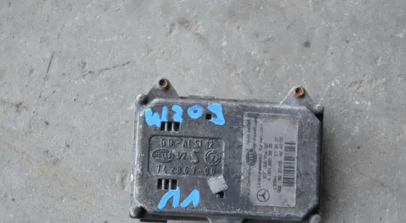 Mercedes-Benz CLK A209 C209 Headlight ballast module Xenon 5DF00870402 130941 A0038205826