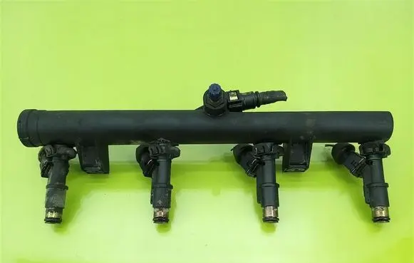 Citroen Xsara Picasso Fuel main line pipe 9628084680