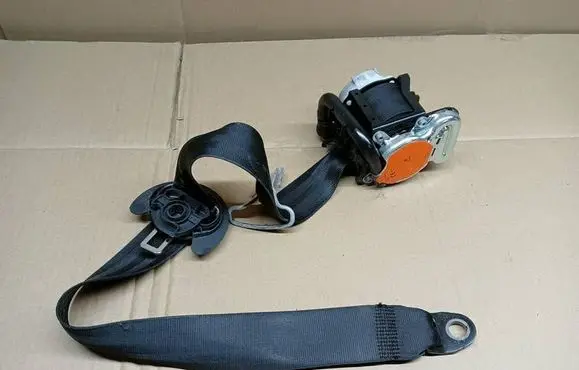 Audi A3 S3 8V Front seatbelt 8V5857706E