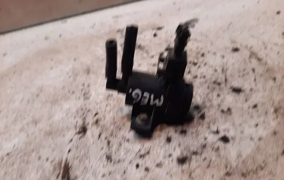 Renault Megane I Turbo solenoid valve 7700113071