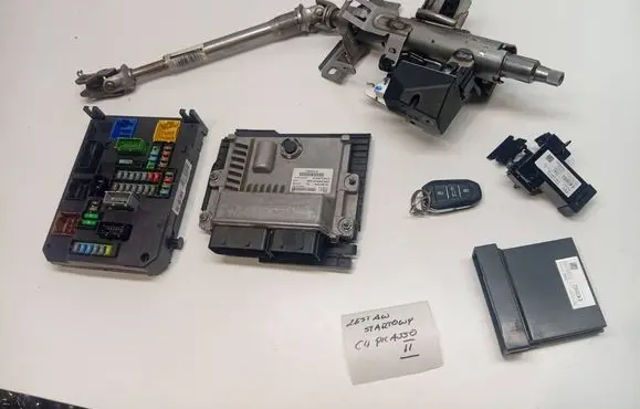 Citroen C4 II Picasso Engine ECU kit and lock set 9804828580 9806687980