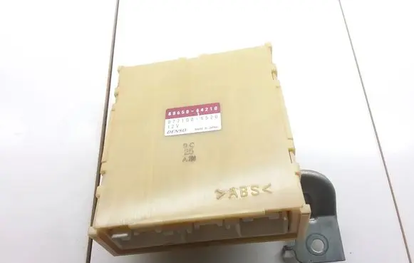 Toyota Avensis Verso Other control units/modules 8865044210 0771005520