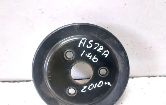 Opel Astra J Water pump pulley 55565243