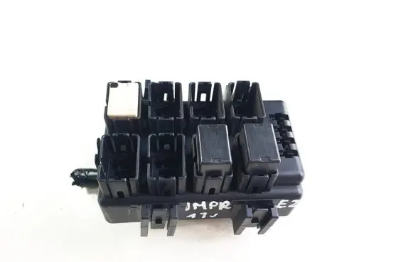 Subaru Impreza III Fuse module LB800103B CZ7L1H20A