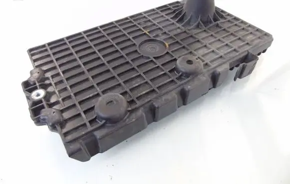 Volvo V40 Battery tray 31301934