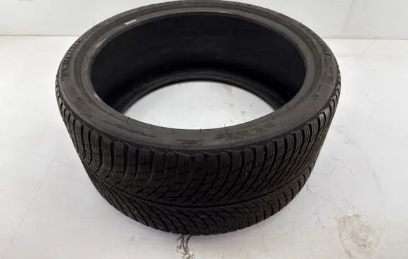 Hyundai Santa Fe R20 winter tire 
