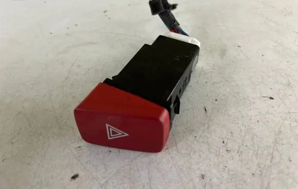 Hyundai Tucson JM Hazard light switch 937902E000 937902E00 937902000