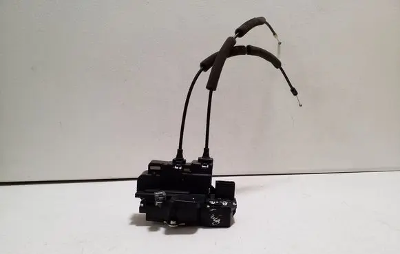 Chevrolet Captiva Front door lock LH4