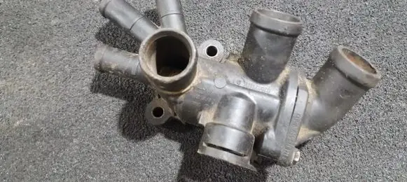 Volkswagen Golf II Engine coolant pipe/hose 0301211117D