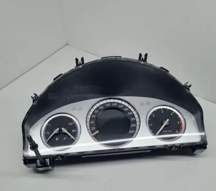 Mercedes-Benz C W204 Speedometer (instrument cluster) A2045404548 A2045402211