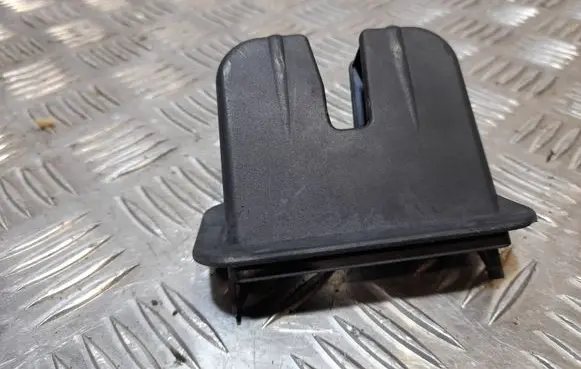 Audi A3 S3 8V Tailgate/boot lid lock trim 4H0827520
