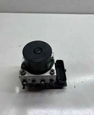 Skoda Fabia Mk1 (6Y) ABS Pump 6Q0907379AG