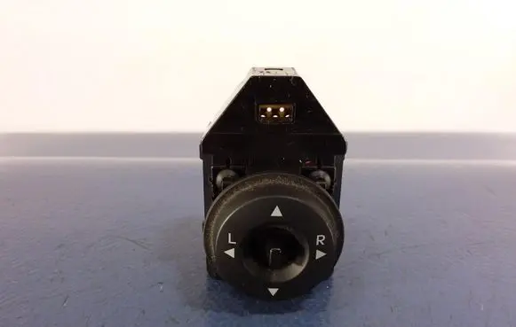 KIA Venga Mirror heating switch 457480