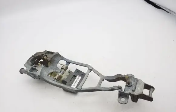 Rear door exterior handle/bracket
