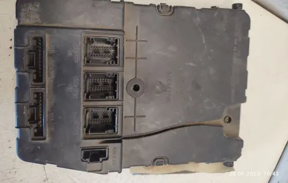 Renault Megane II Comfort/convenience module 8200305575