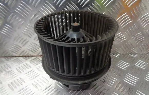 Ford Focus Front door blower motor 