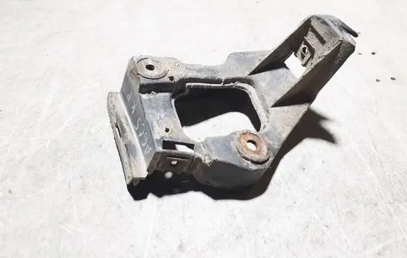 Audi A6 S6 C5 4B Fender mounting bracket 4B0853921B