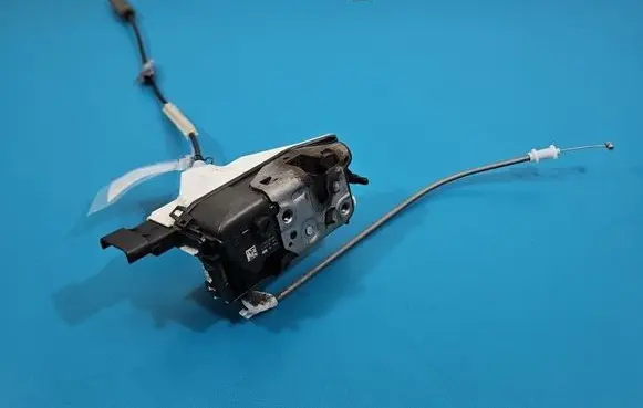 Citroen C4 Cactus Front door lock 016899 IMPRK1541438