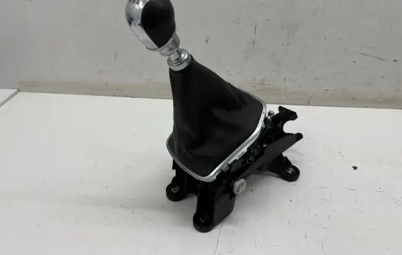 Ford Puma Gear shifter/selector L1TR7C453BLC