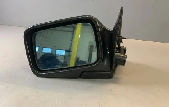 Front door electric wing mirror
