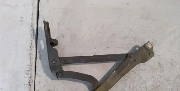 Chevrolet Epica Tailgate/trunk/boot hinge