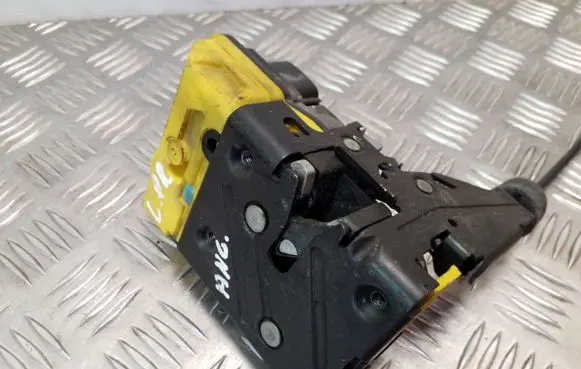 Volvo S80 Front door lock 30663041
