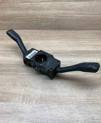 Volkswagen PASSAT B5 Wiper turn signal indicator stalk/switch 8L0953513M