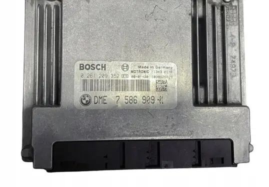 BMW X5 E70 Engine control unit/module DME7586909