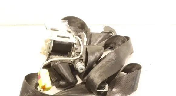 Volkswagen PASSAT CC Front seatbelt