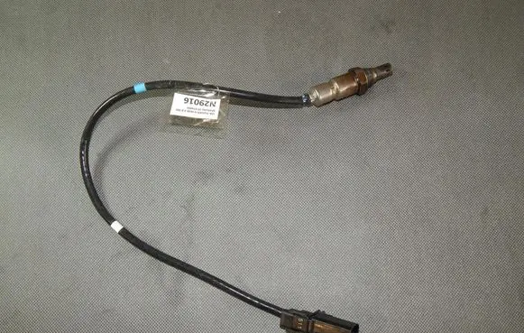 Volkswagen Tiguan Lambda probe sensor 04L906262M