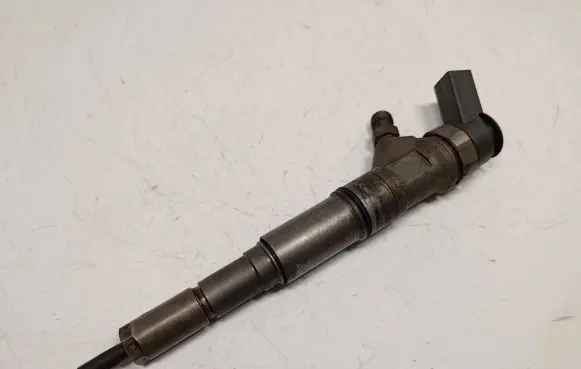 BMW X3 E83 Fuel injector 7793836 13537793836
