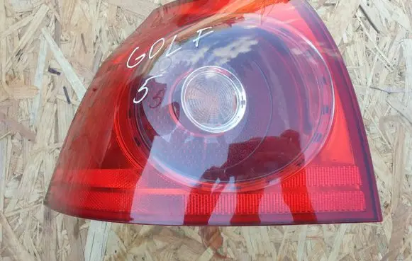 Volkswagen Golf IV Rear/tail lights 6945095F 00493514 028490102A