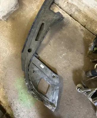 BMW 5 GT F07 Other engine bay part 7042984 10808611