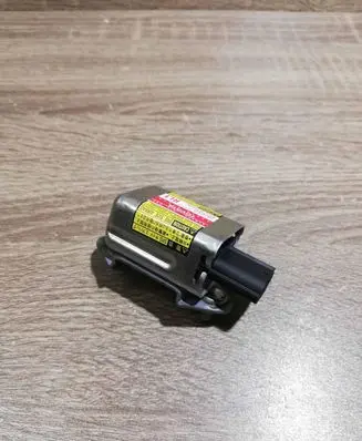 Toyota Prius (XW20) Airbag deployment crash/impact sensor 8986047040 1879000892