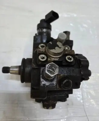 Audi A6 S6 C6 4F Fuel injection high pressure pump 0445010171