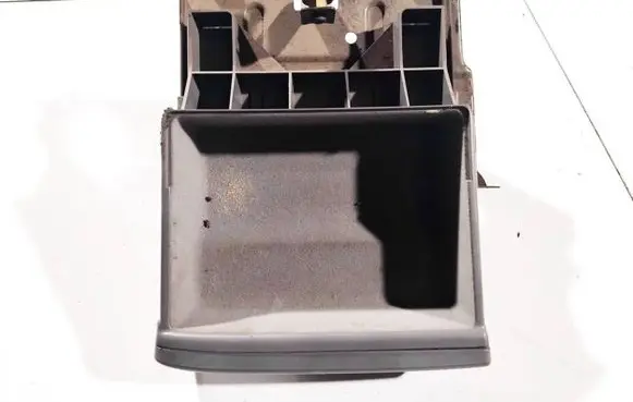 Glove box