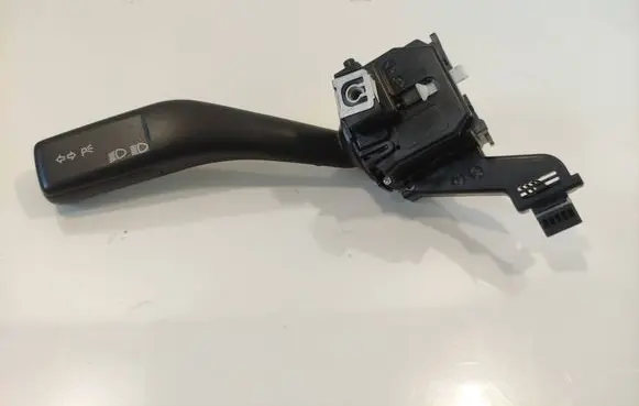 Volkswagen PASSAT B5.5 Indicator stalk 1K0953513