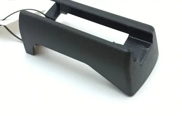 Chrysler 300 - 300C Front driver seat rail trim JCI1352021