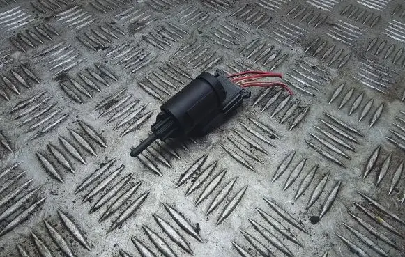 Audi A4 S4 B7 8E 8H Brake pedal sensor switch 3B0945511C